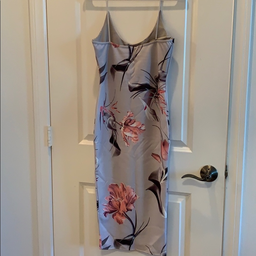 Missguided floral scoop neck strappy midi dress - Picture 7 of 7